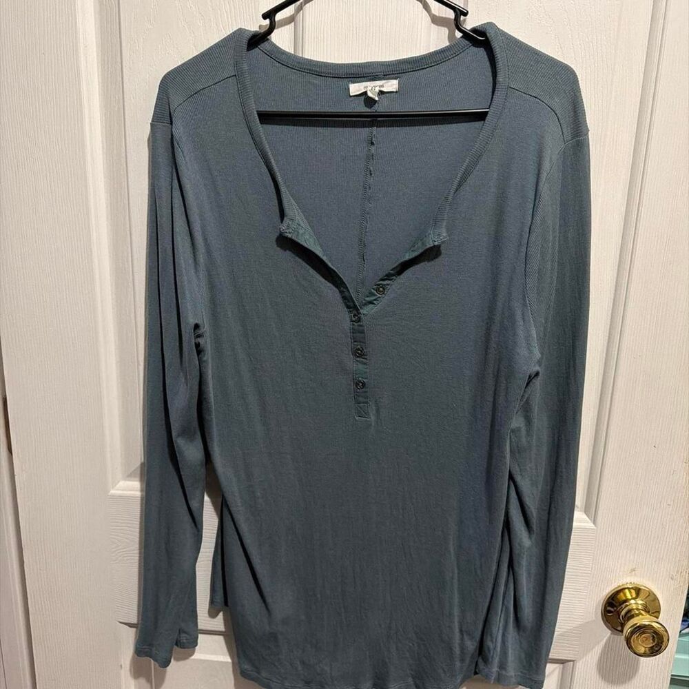 Maurices Women's Blue and Green Shirt